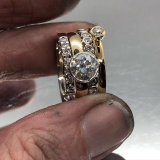 Excuse our dirty fingers!!
These are a gorgeous set of stacking rings made from our clients old pieces.
#remade #handmade #revamp #sustainable #jewellery #saltaire